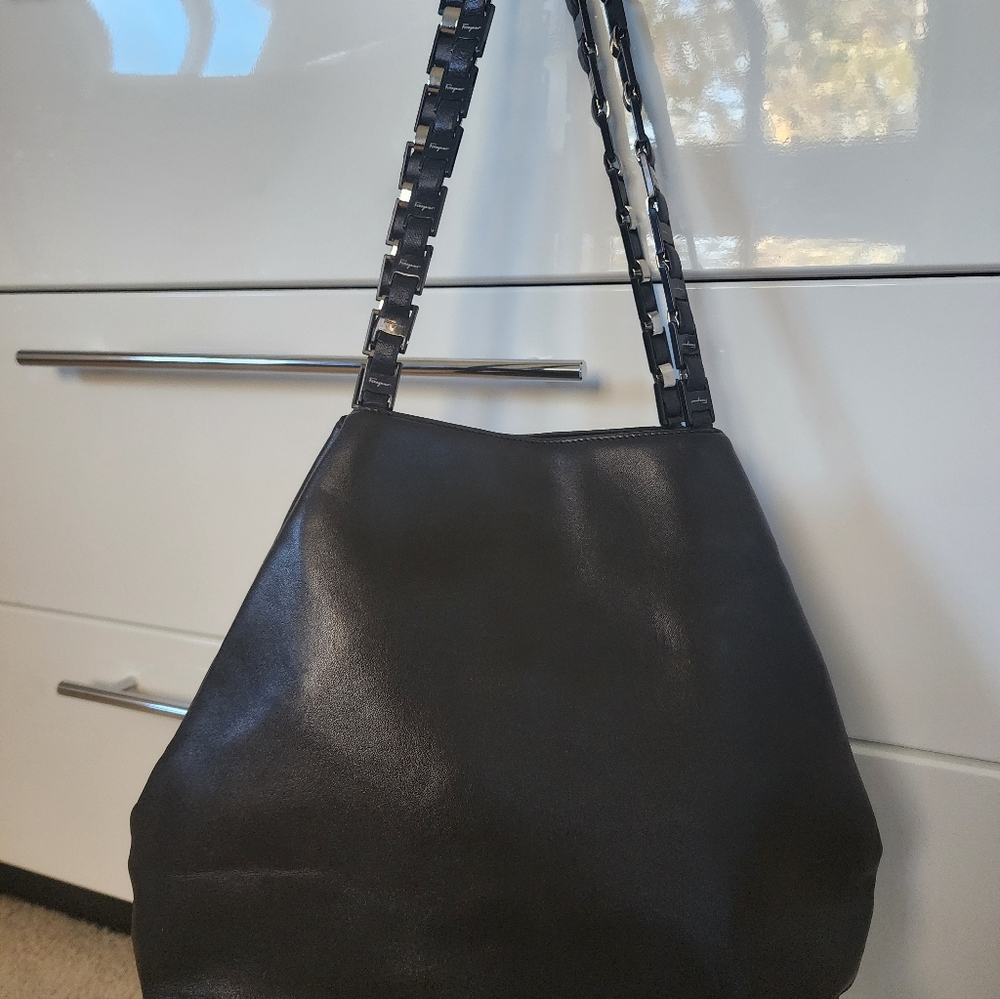 Salvatore Ferragamo Black Leather Shoulder Bag - Picture 16 of 16
